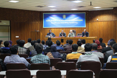 Certificate distribution ceremony for graduates of Round-36